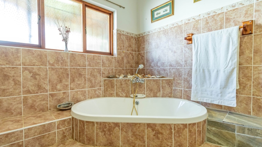 4 Bedroom Property for Sale in Riebeek Kasteel Western Cape